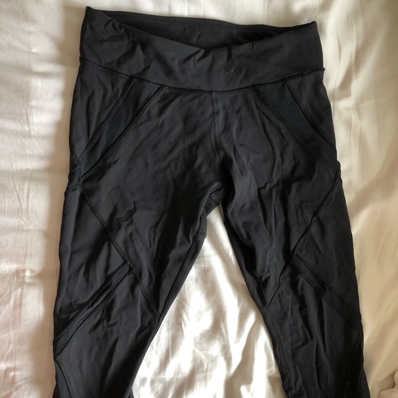 Lululemon Mesh Cropped Legging - Picture 1 of 4